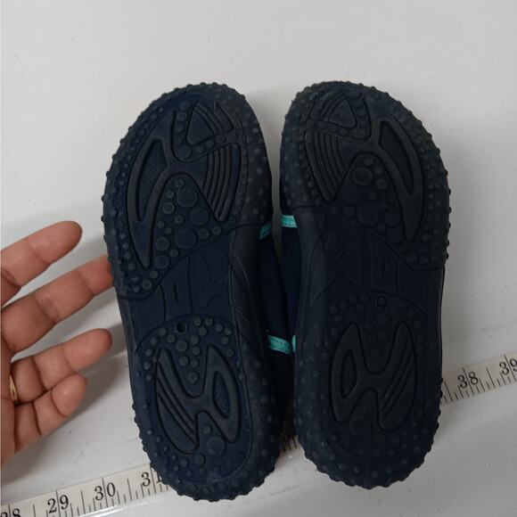 Children's Place Big Kids Size 2/3 Water Shoes Blue - Picture 7 of 8